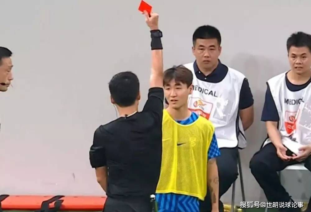 ......此时此刻，保罗乘车也来到了自己的公司——史密斯律师事务所。
